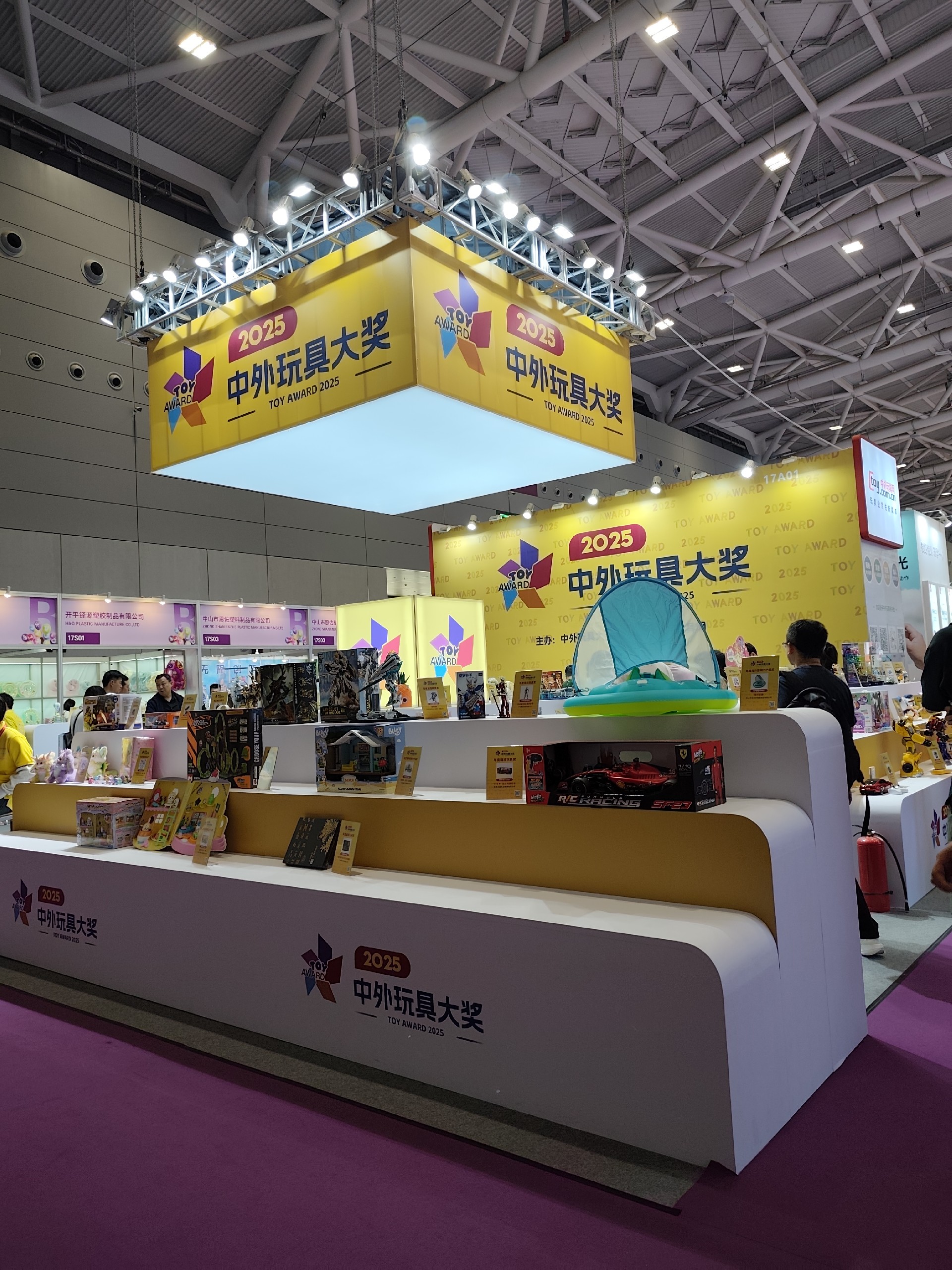 展覽展臺設(shè)計中最大化空間的策略與實(shí)踐