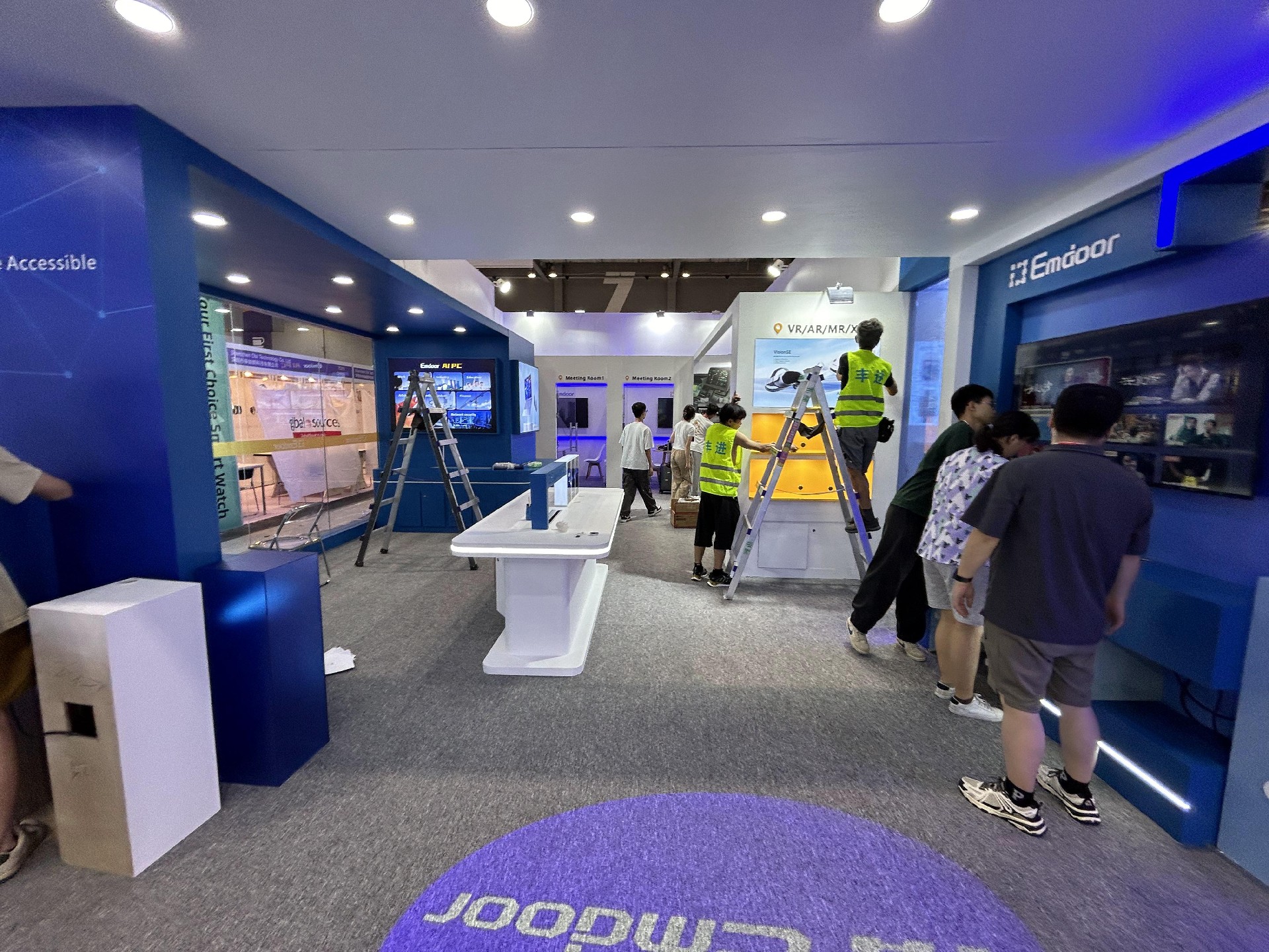 展臺設計搭建的燈光搭配技巧